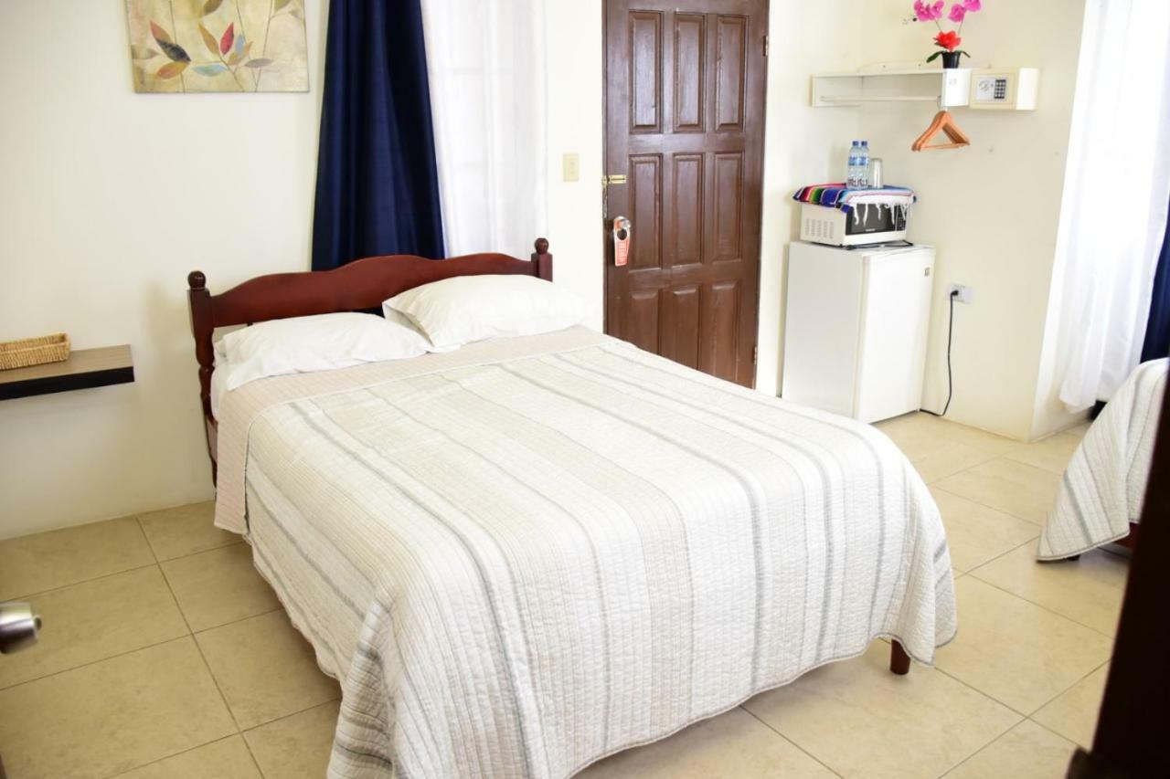 Bella Sombra Guest House Downtown Belize City Exterior photo
